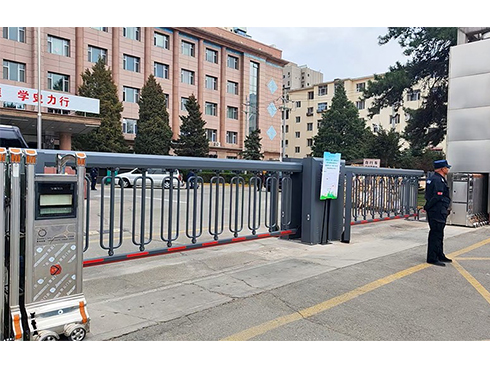 呼和浩特市供電局 空降門、車輛識(shí)別安裝完畢